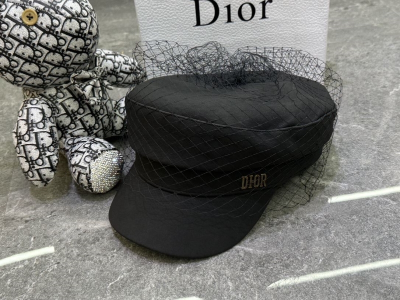 CHRISTIAN DIOR